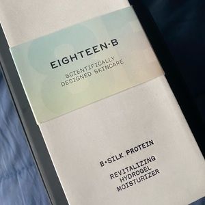 NEVER OPENED Eighteen B Revitalizing Hydrogel Moisturizer